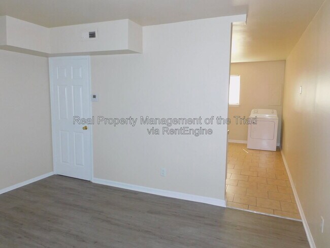 Foto del edificio - 4302 Parker St