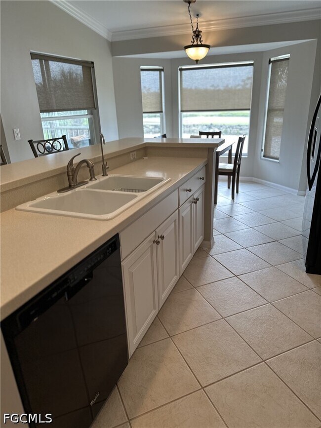 Foto del edificio - 10381 McArthur Palms Ln
