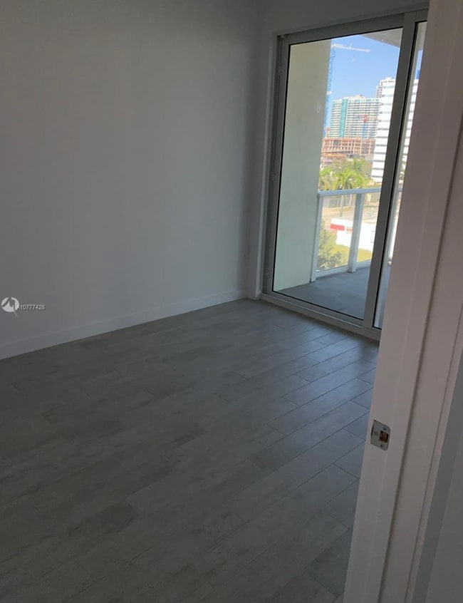 Foto del edificio - 321 NE 26th St