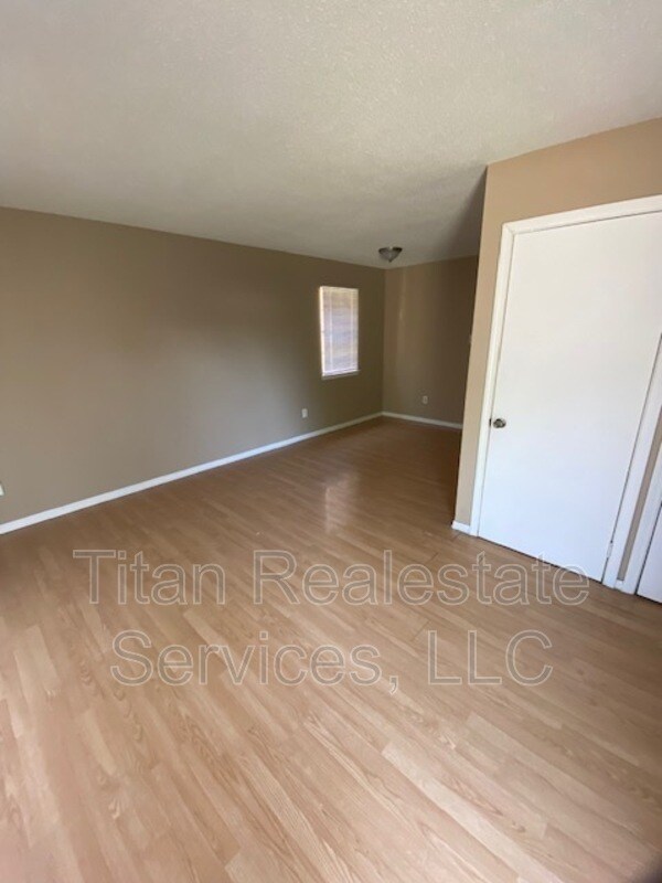 Building Photo - 106 Hummingbird Lane