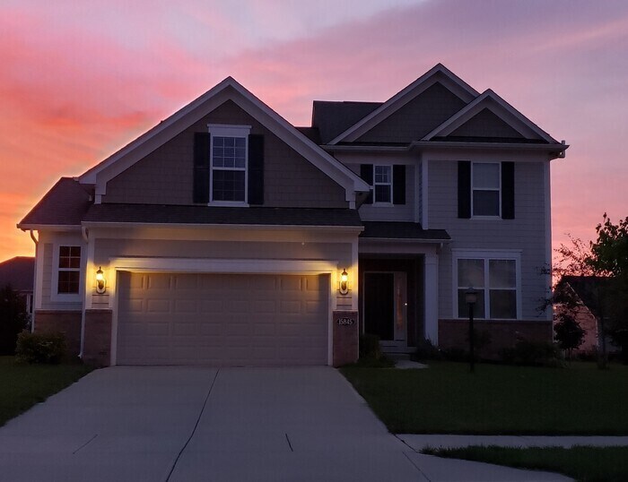 Primary Photo - 5 Bedroom 4 Bathroom Home With Finished Ba...