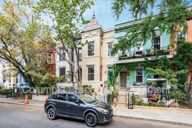 Building Photo - 1427 Monroe St NW