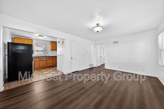 Foto del edificio - 334 Mueller Ave