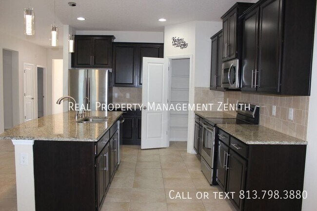 Building Photo - 33163 Sand Creek Dr