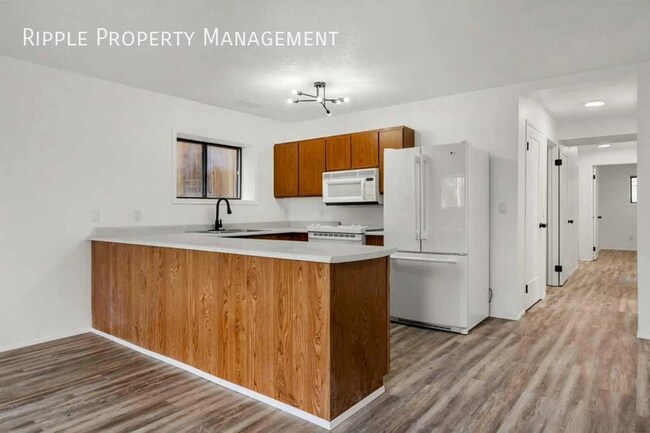 Building Photo - FIRST MONTH FREE! WONDERFUL 2 BEDS/ 1 BATH...