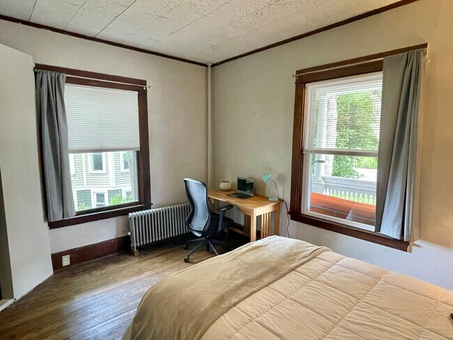 Foto del edificio - 321 Dryden Rd
