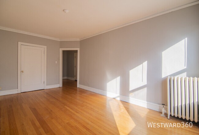 Foto del edificio - 6055 N Ridge Ave