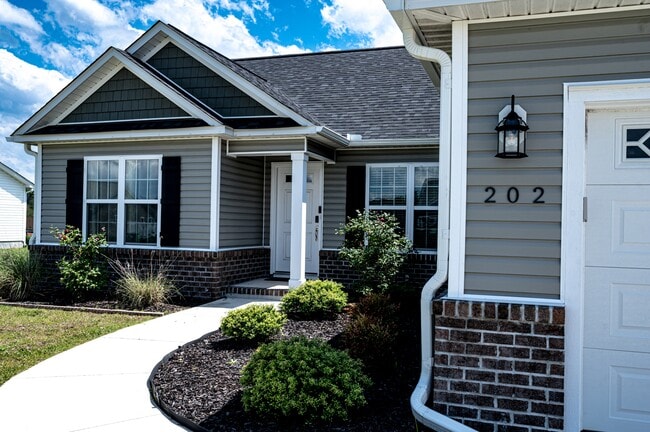 Building Photo - 202 Grist Mill Dr