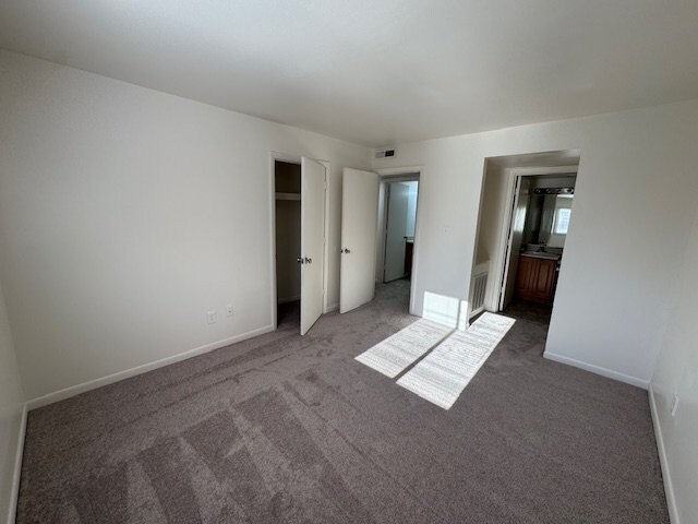 Foto del edificio - 600 Reusens Rd