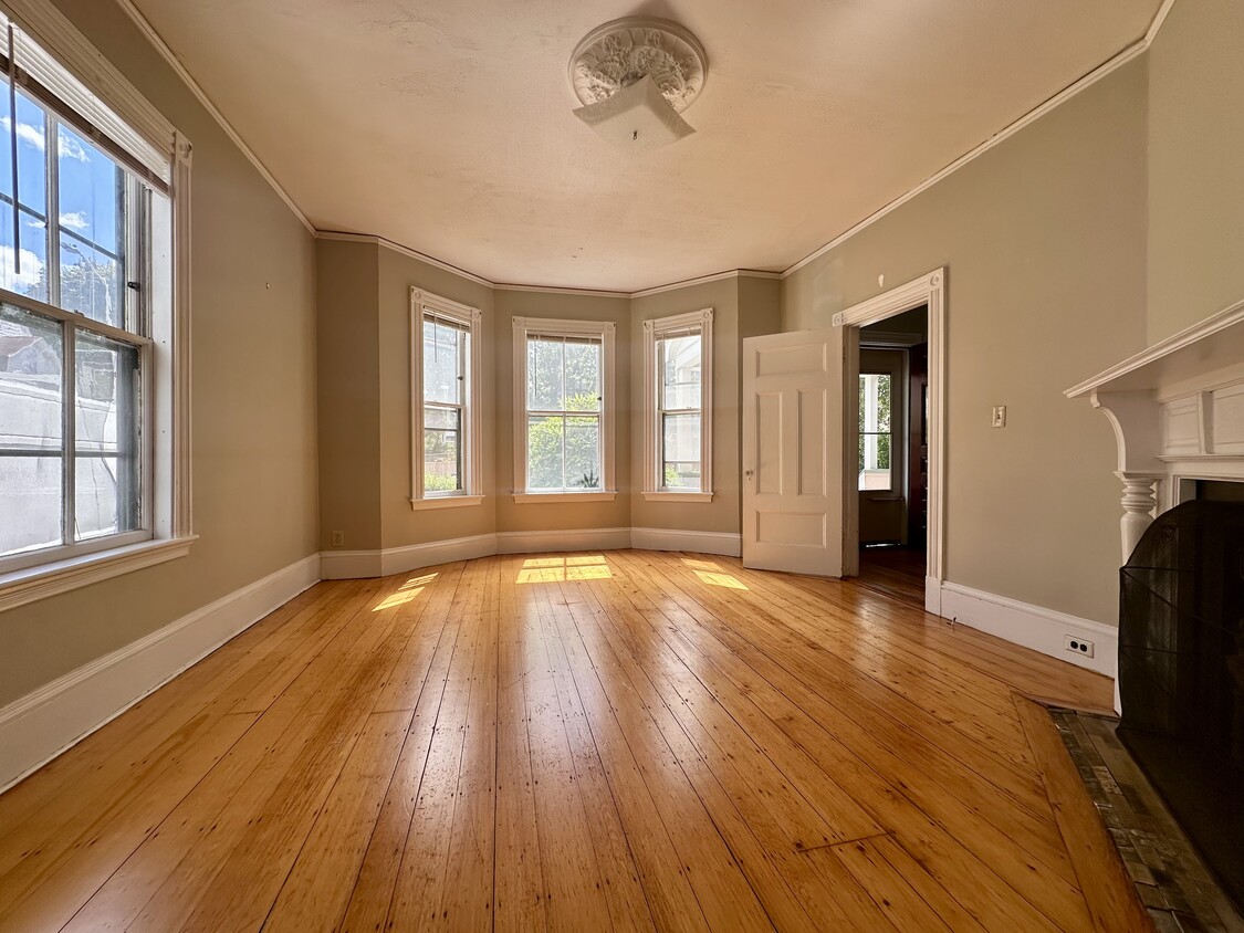 Primary Photo - 55 Rindge Ave