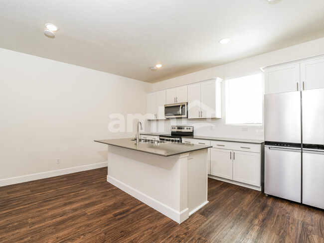 Building Photo - 6037 W Copperhawk Dr