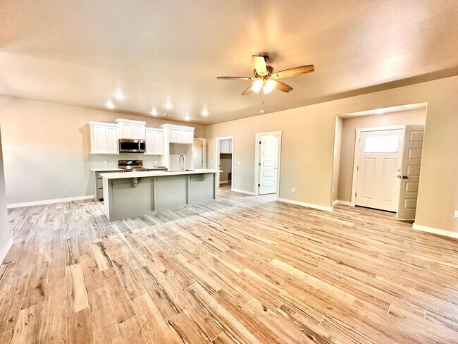 Foto del edificio - New Construction Home in Blanchard - Move in Deposit-Free (If Qualified)