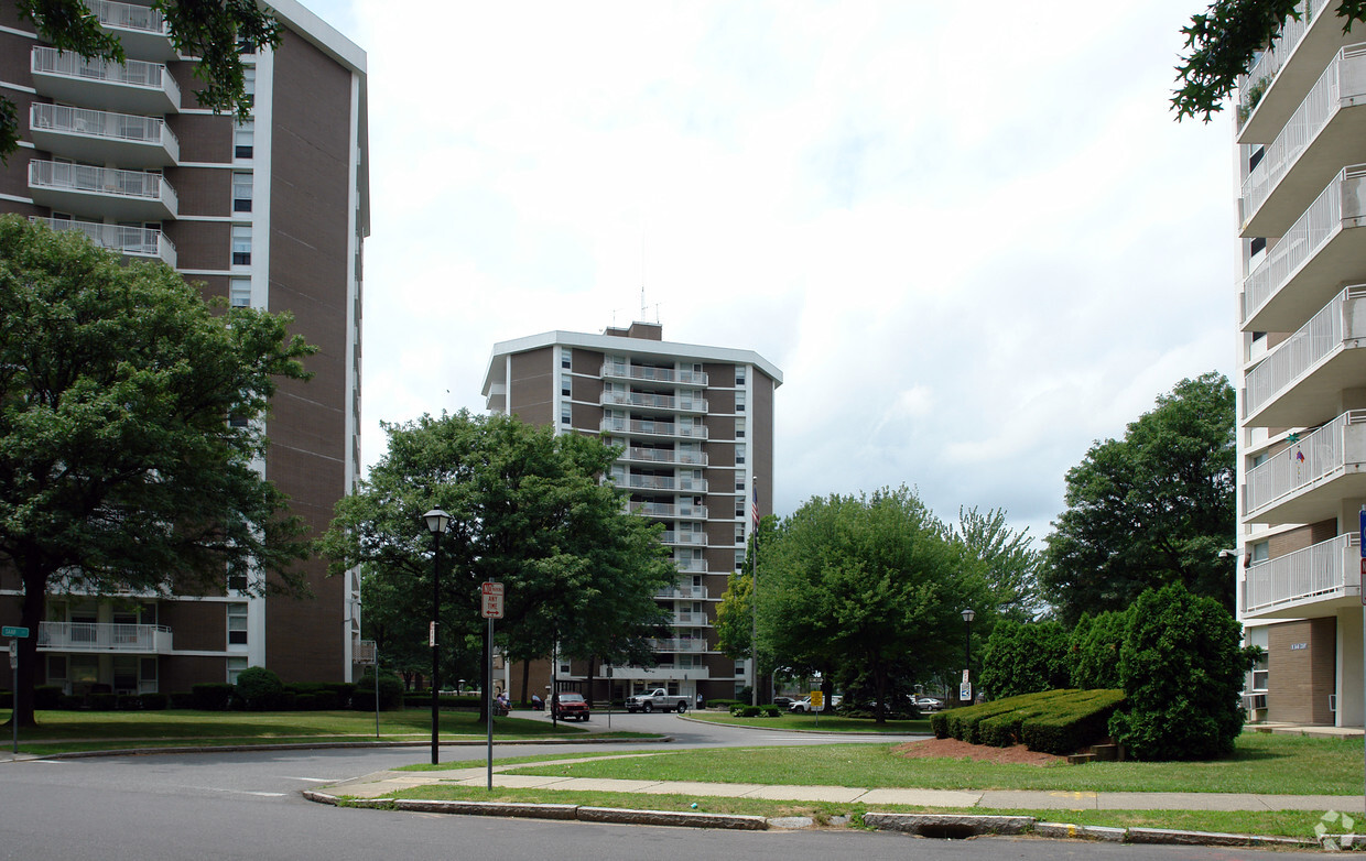 Foto del edificio - 17-27 Saab Court