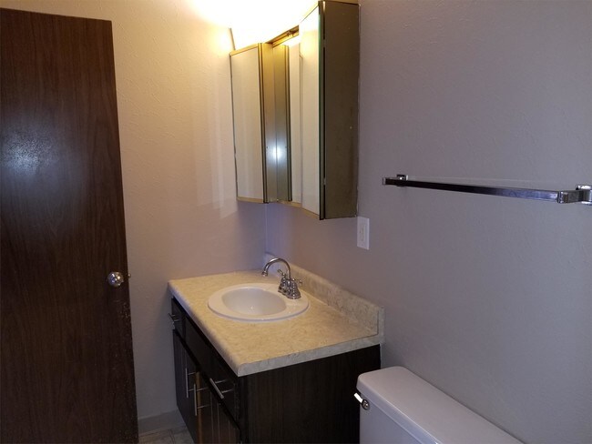 Building Photo - 509 Spinnaker Ln