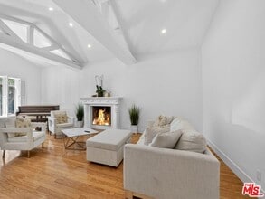 Building Photo - 352 S Wetherly Dr