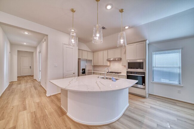 Building Photo - 2334 Honeyberry Shrub Dr