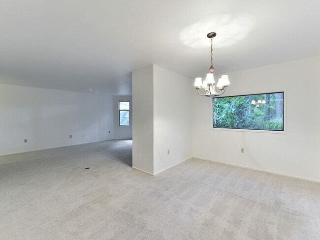 Foto del edificio - Gorgeous Spacious 2+ Bedroom 2 Bath Condo ...