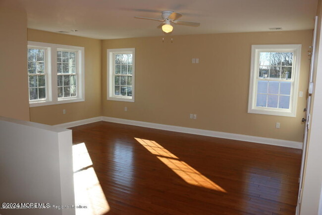 Building Photo - 256 Mantoloking Rd