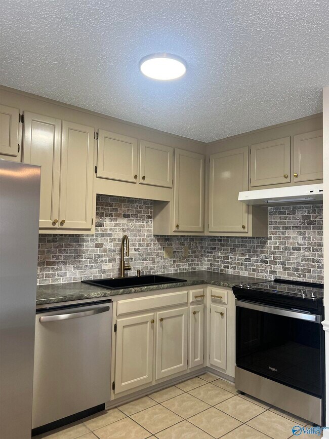 Building Photo - 6864 Steeplechase Dr NW