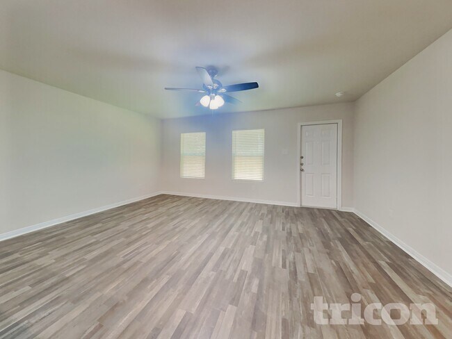 Foto del edificio - 10050 Cerritos dr