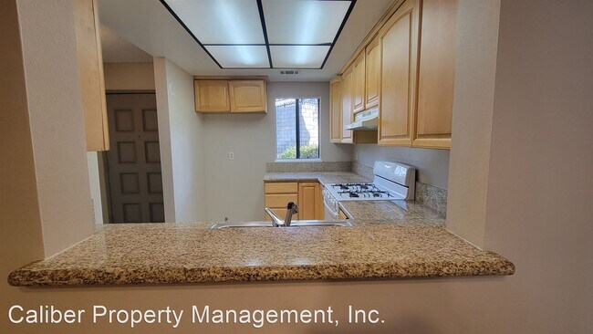 Building Photo - 2 br, 1.5 bath House - 8762 1/2 Pinecrest ...