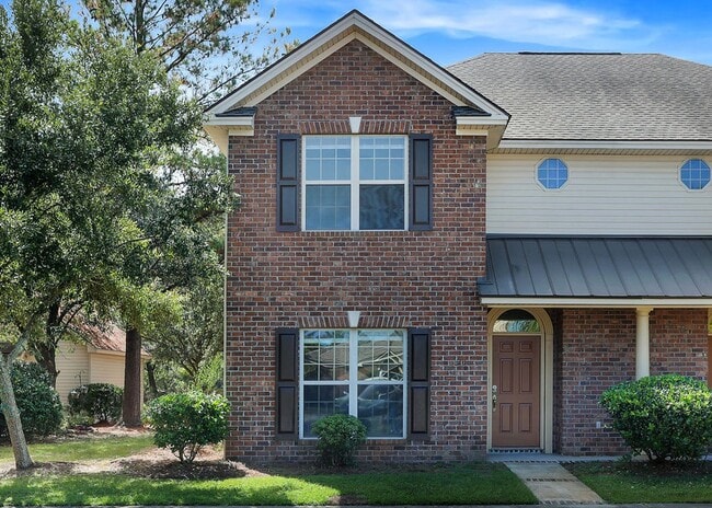 Foto del edificio - 3 bedroom 2.5 bath townhome in Carriage Sq...