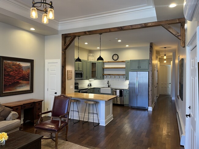 12' ceilings with open plan kitchen \/living room - 5 Madison Plz