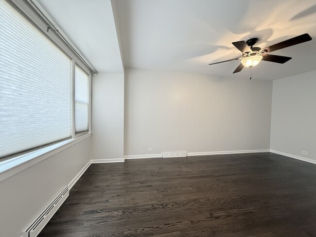 Building Photo - 5850 S Neva Ave