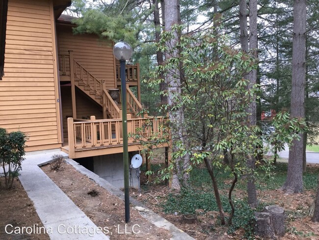 Building Photo - 521 Courtwood Ln