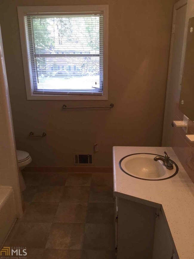 Building Photo - 3582 Warbler Dr