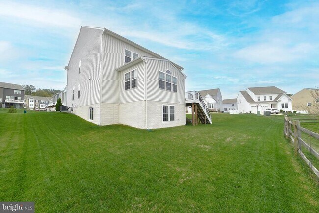 Building Photo - 43901 Monterey St