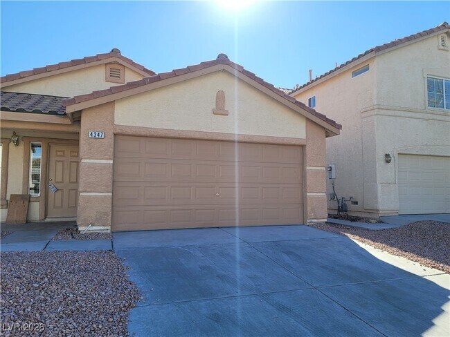 Foto del edificio - 4347 Sunrise Shores Ave