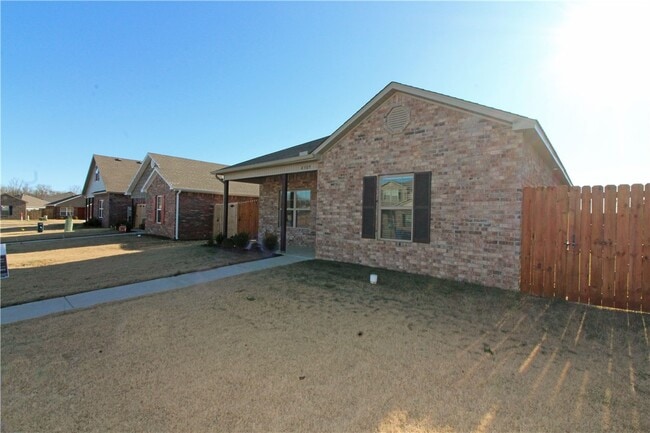 Building Photo - 4309 SW Gallatine Ave
