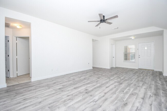 Foto del edificio - 6306 Spruce Manor Ln