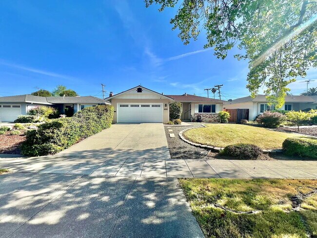 Building Photo - Prime San Jose Home with great backyard!