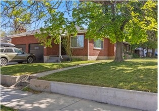 Building Photo - 2695 Melbourne St