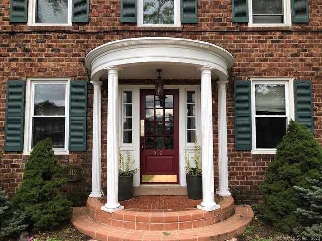 Foto del edificio - 512 Townsend Ave