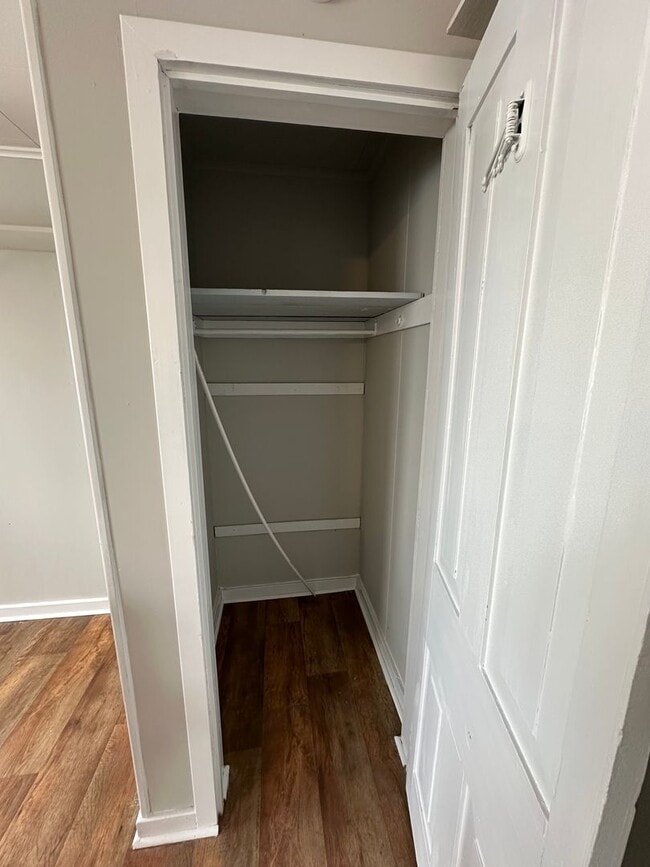 Building Photo - 213-215-215 E Franklin St