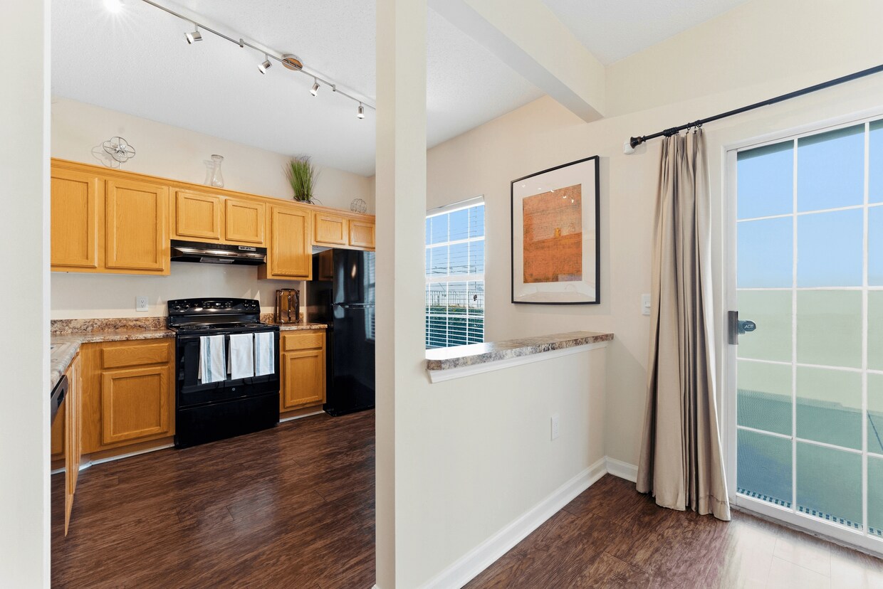 Foto principal - Battle Creek Village Townhomes