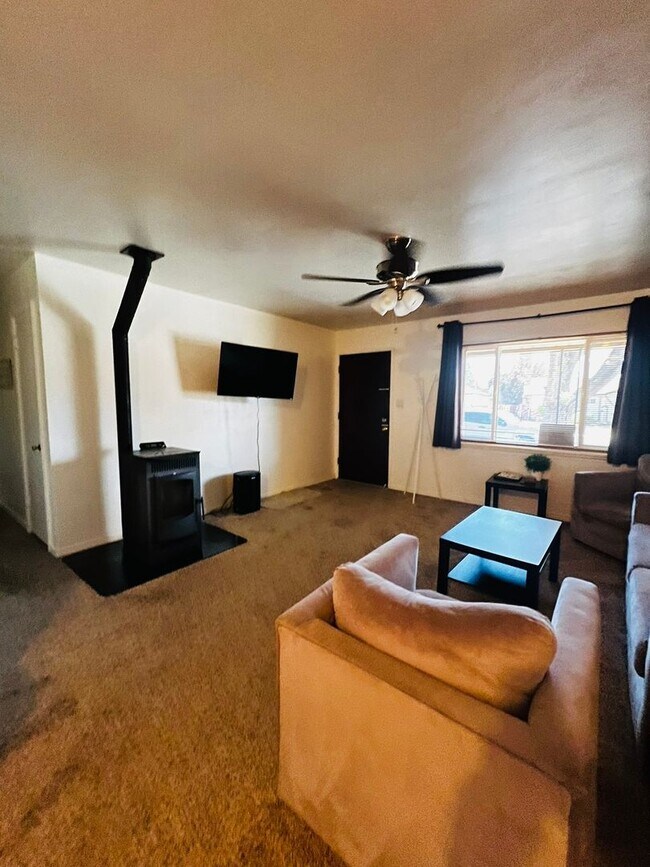 Foto del edificio - 1643 Stewart St