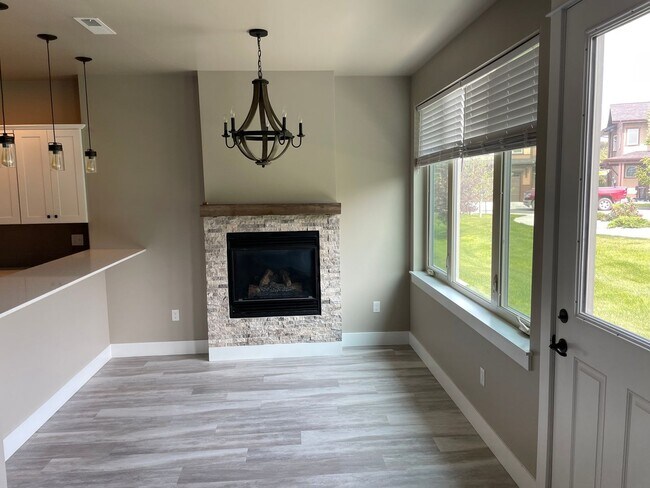 Building Photo - 2689 Blackbird Dr