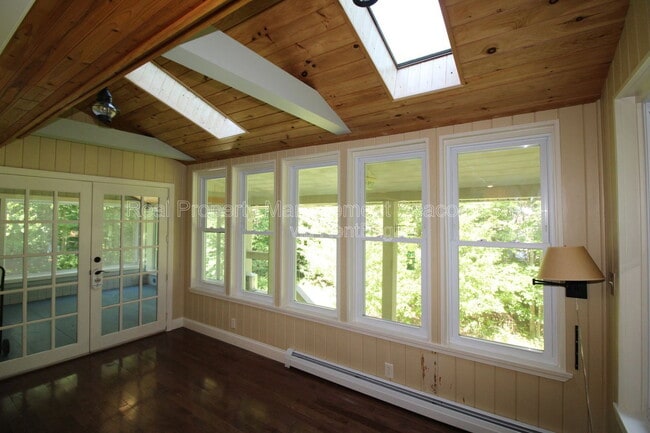 Building Photo - 21 Cutts Rd