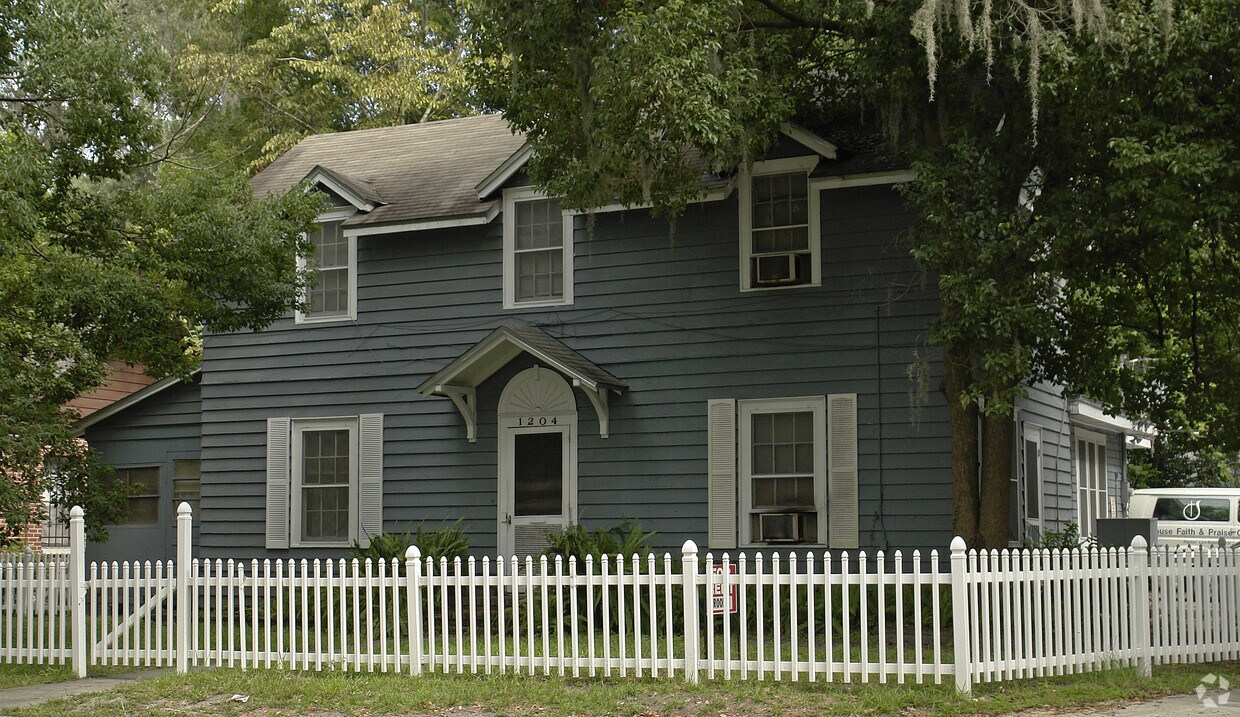 Primary Photo - 1204 NW 3rd Ave