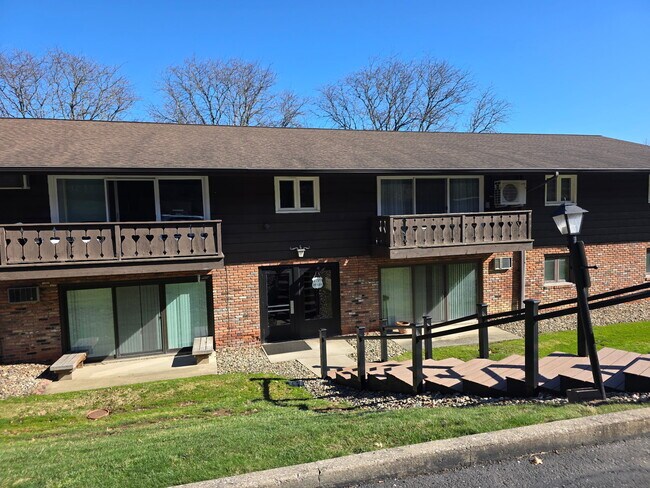 Frente del condominio - 5721 Som Center Rd