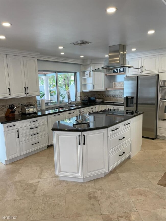 Building Photo - 3 br, 3 bath House - 799 E Boca Raton Rd