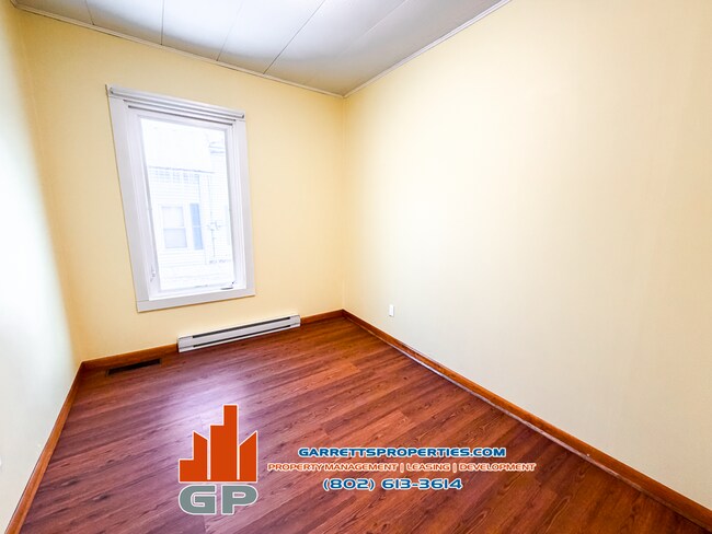 Foto del edificio - 36 Maple Ave