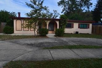 Building Photo - 3557 Arbutus Ln