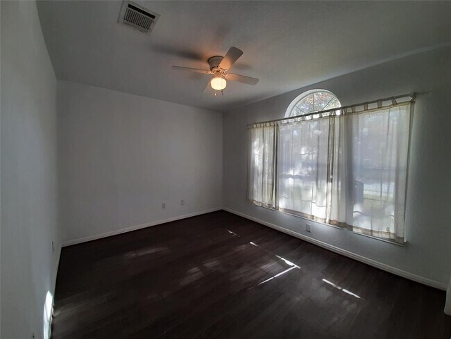 Building Photo - 4827 Aquagate Dr