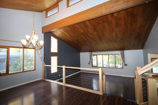 Foto del edificio - 12811 Huffman Cir