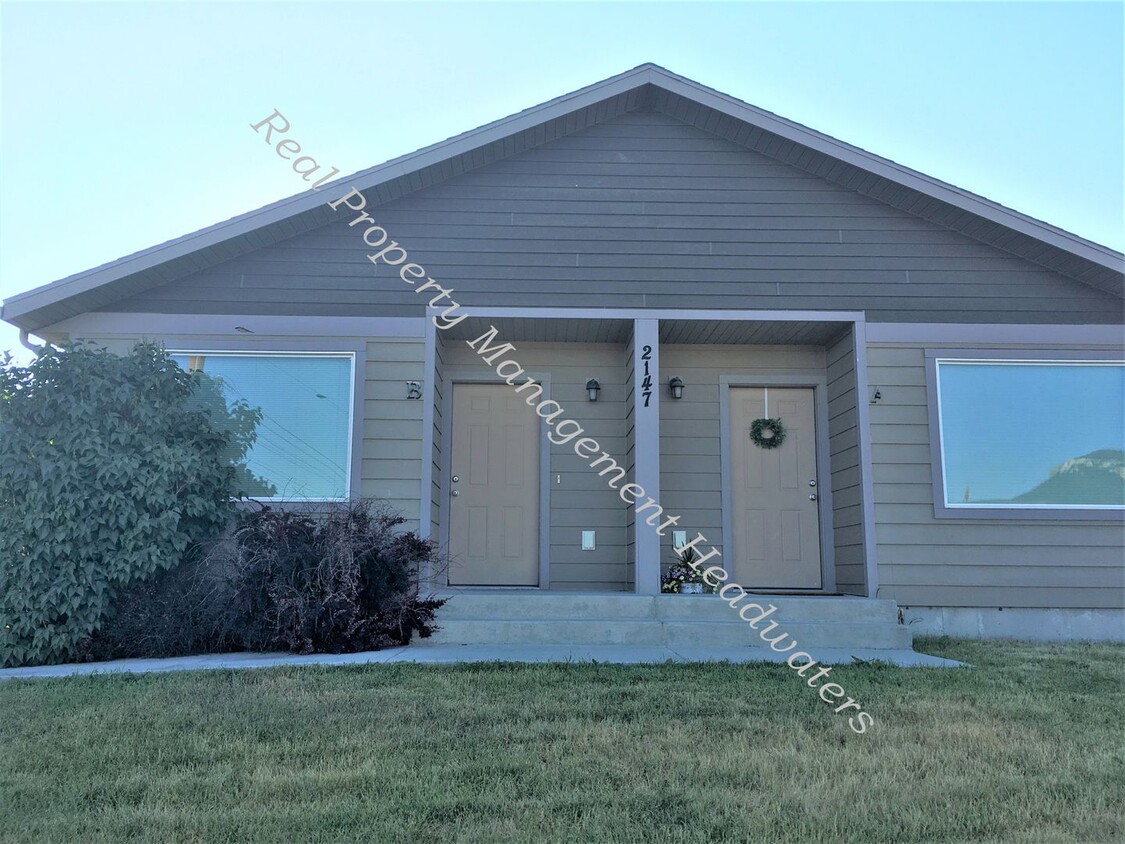 Primary Photo - Gold Ave. 2147